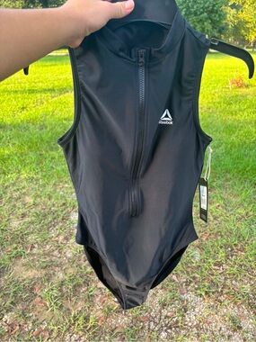 Reebok Girls Black Sleeveless Zip-Front One-Piece